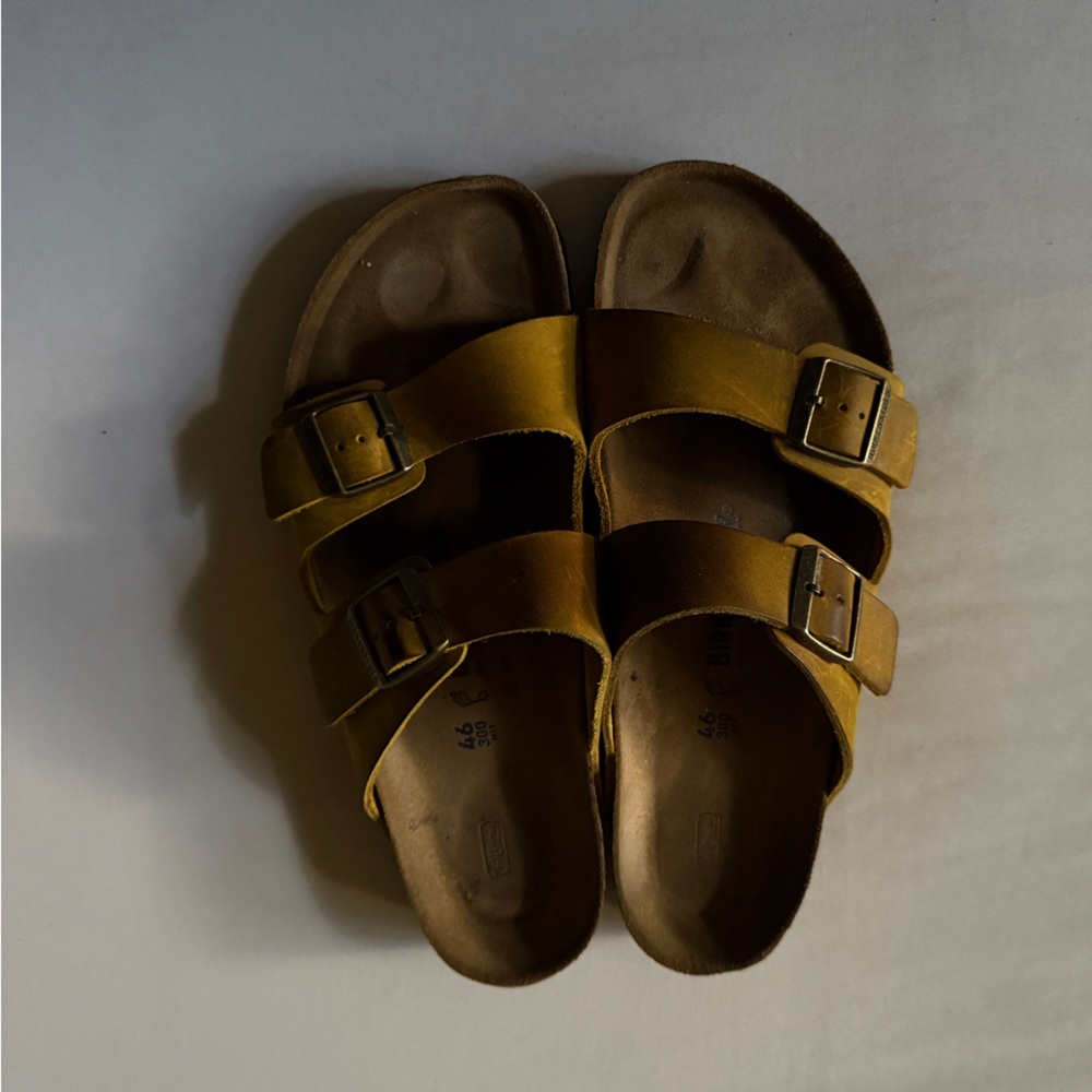 Birkenstock Men's Tan Sandals